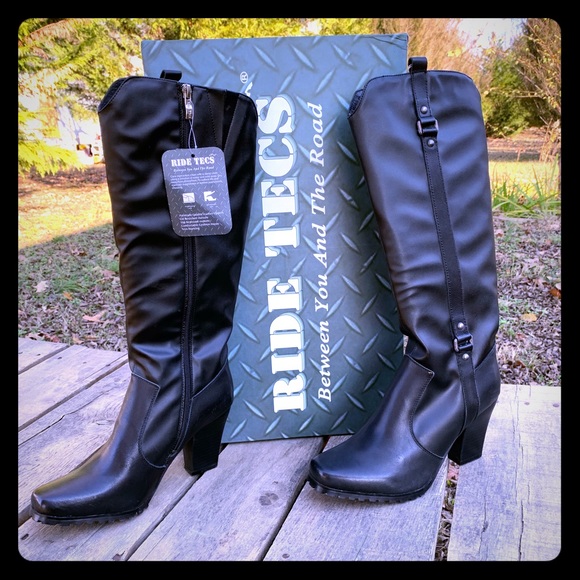Women’s 18” Fashion Boots - Picture 1 of 3